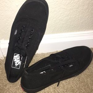 Vans - all black